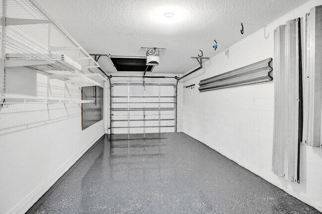 Building Photo - 5033 S La Sedona Cir