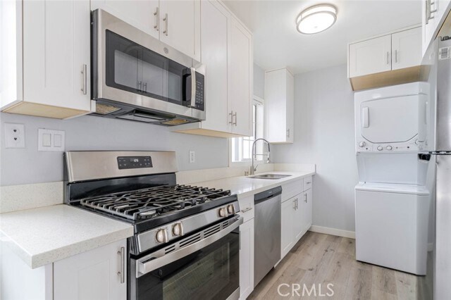 Building Photo - 301 E Alameda Ave