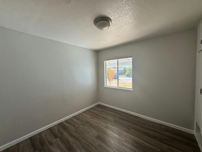 Building Photo - 4571 Alhambra Dr