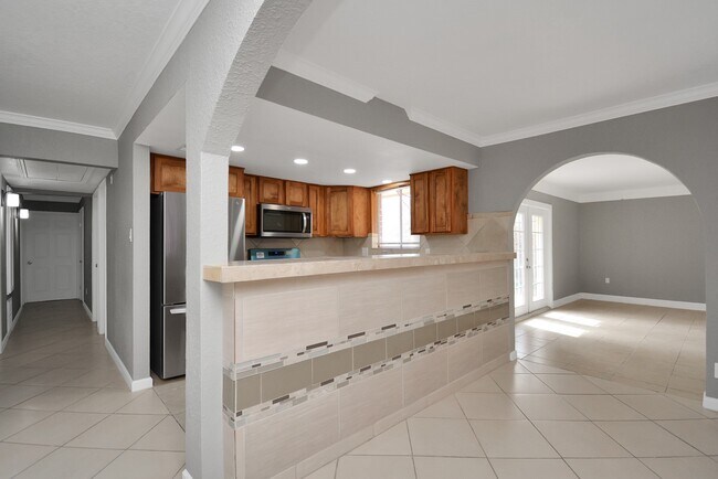 Building Photo - 6439 Hidden Arbor Ln