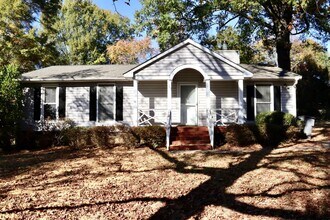 Building Photo - Lovely home in Charlotte