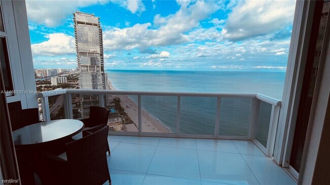 Building Photo - 2 br, 2.5 bath Condo - 18201 Collins Ave A...