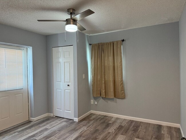 Building Photo - Cute Updated Home