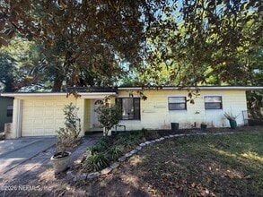 Building Photo - 7118 Pellias Rd