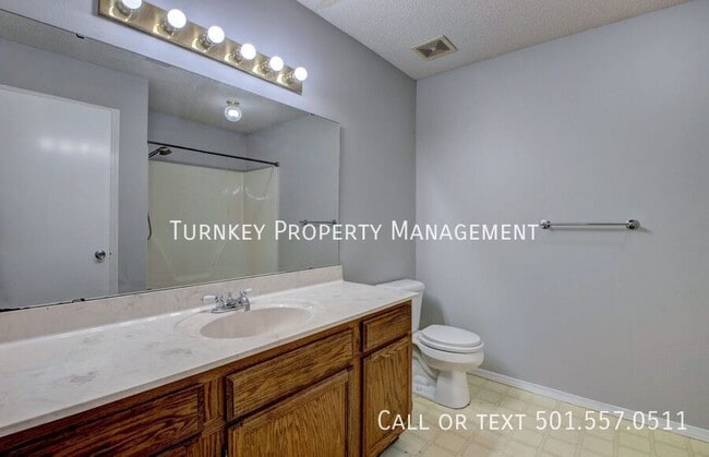 Building Photo - 1424 Mesquite Dr