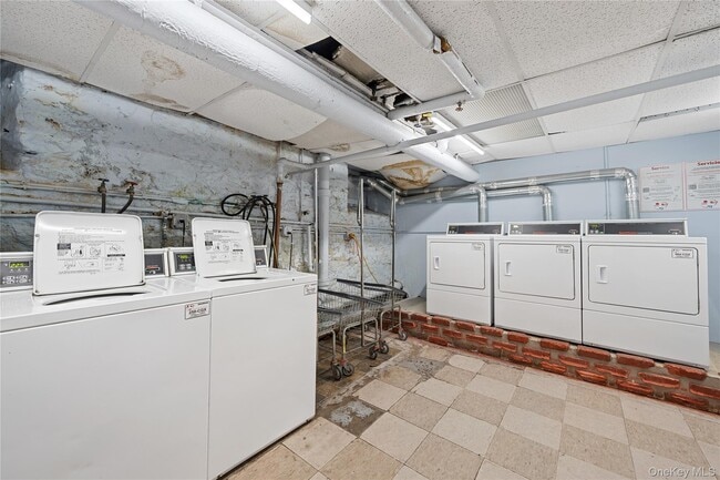 Building Photo - 240 Halstead Ave