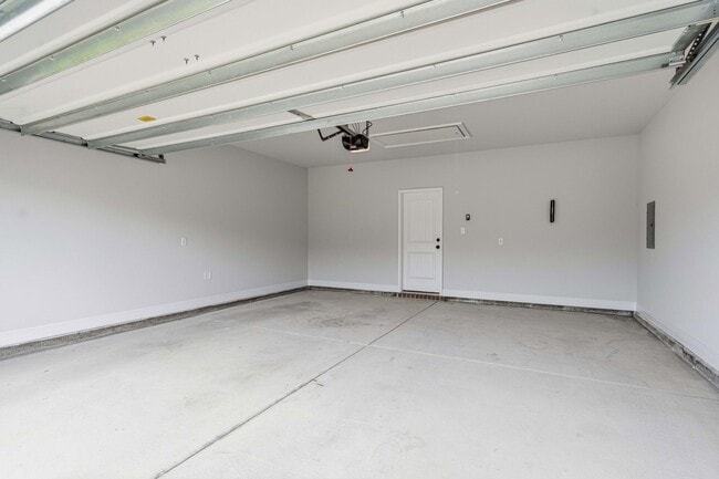 Building Photo - 4630 Jayhawk Dr