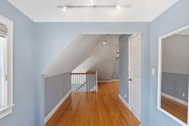Building Photo - 114 Forest St