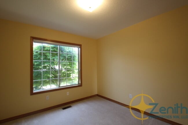 Building Photo - 2914 NW 9th Ave