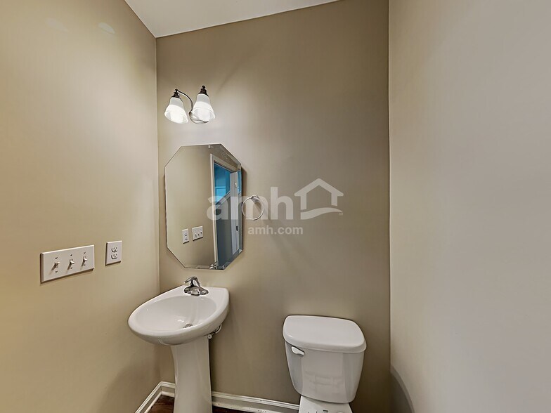 Building Photo - 958 Pointe Andrews Dr