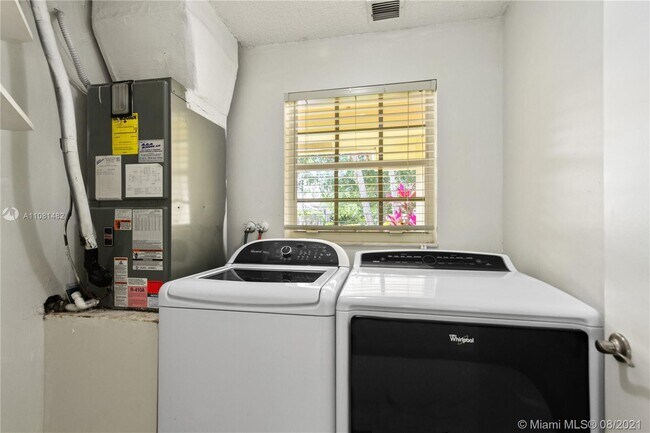 Building Photo - 3562 Southern Orchard Rd W