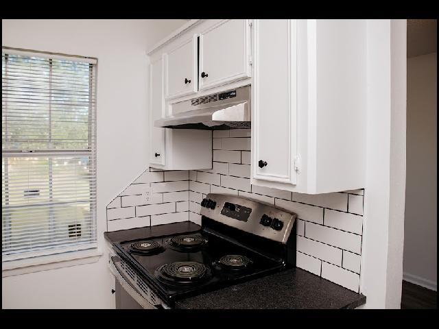 Building Photo - 721 S Valentine St