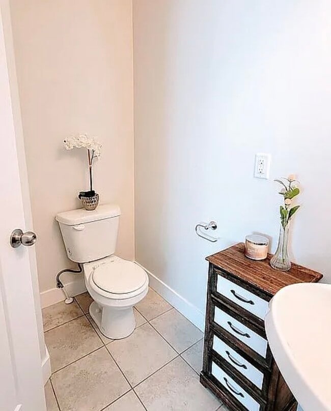 Building Photo - 651 N Pinebrook Rd