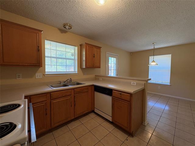 Building Photo - 2737 Gant Dr