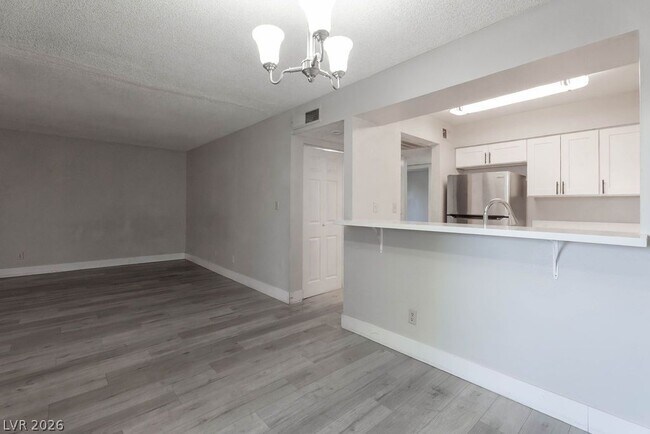 Building Photo - 1501 Living Desert Dr