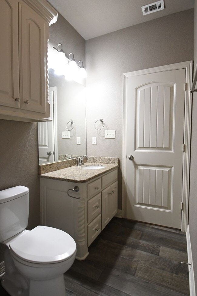 Building Photo - Modern 3-Bedroom 2 Bath Duplex in South Tyler