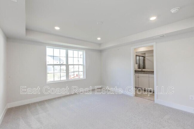 Building Photo - 2273 Marcy Dr