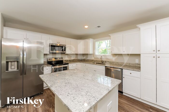 Building Photo - 3725 Corvette St