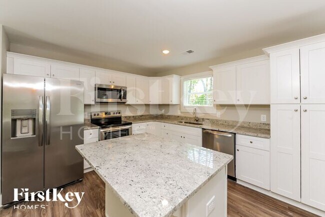 Building Photo - 3725 Corvette St