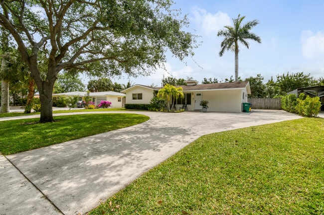 Building Photo - 400 Tequesta Dr