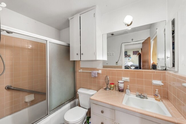 Building Photo - August Pre-Lease Available!! 3 Bed, 2 Bath with Huge Backyard and Covered Patio!