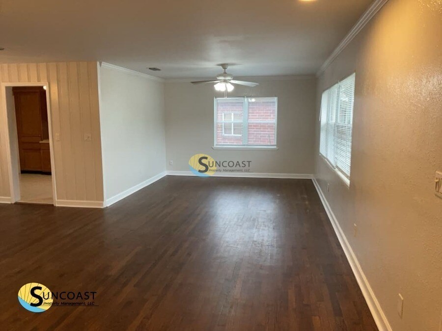 Building Photo - 1438 Magnolia Cir W