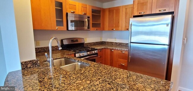 Building Photo - 5750 Bou Ave