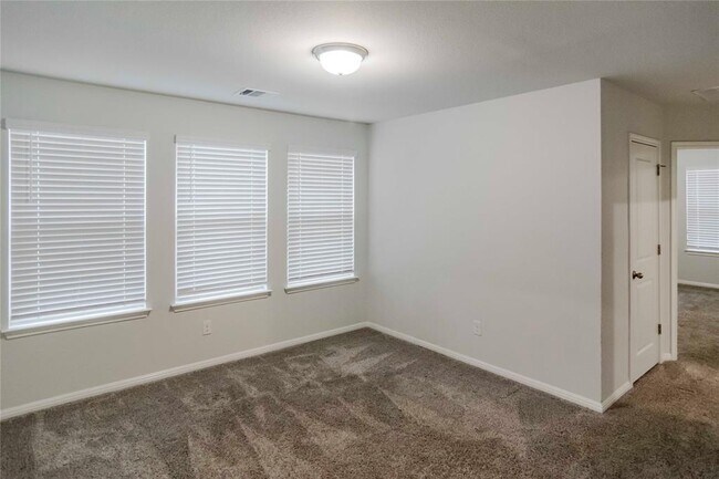 Building Photo - 5713 Pleasanton Pkwy
