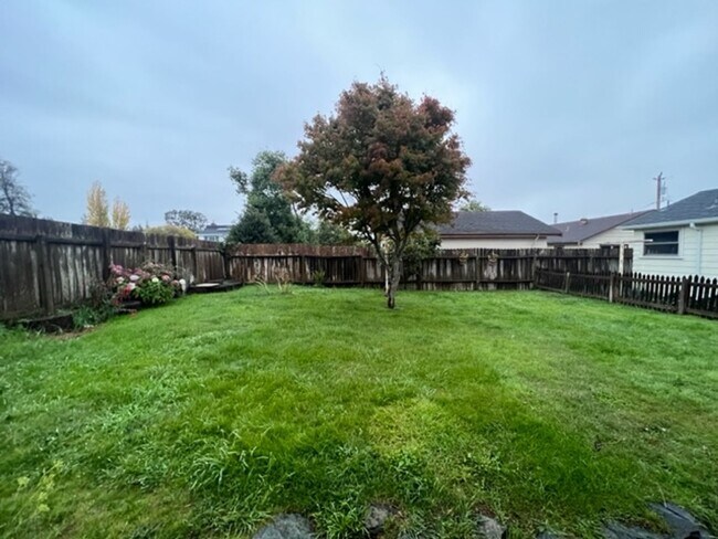 Building Photo - 3030 Park St