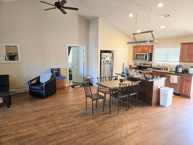 Building Photo - Eagles Landing 4 Bedroom/4 Bath condo Available for Fall 2026!!