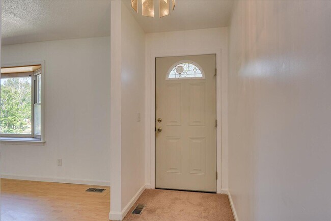 Building Photo - 2021 Arcadia Ct