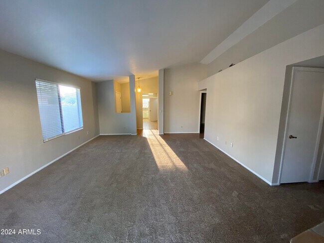 Building Photo - 1355 N 87th St