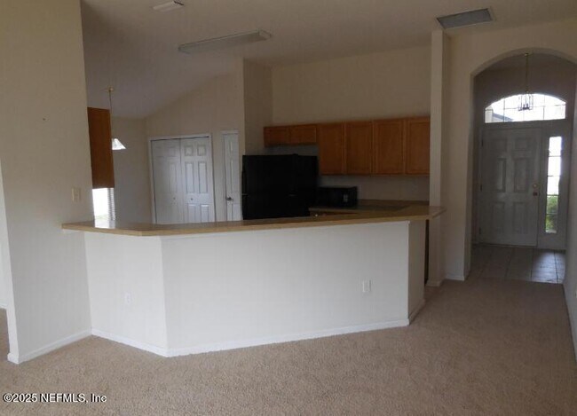 Building Photo - 1876 Creekview Dr