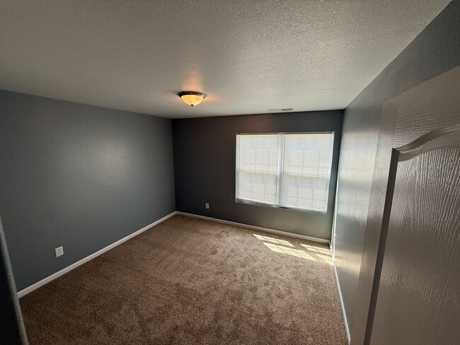 Building Photo - Beautiful Townhome in Charlotte, minutes from the airport