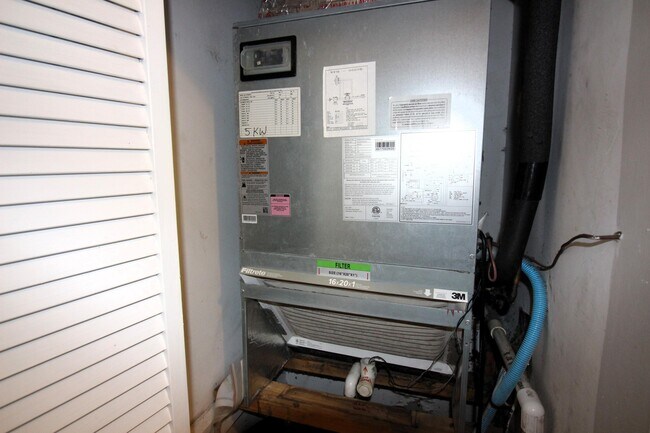 Building Photo - 2900 Olivewood Terrace