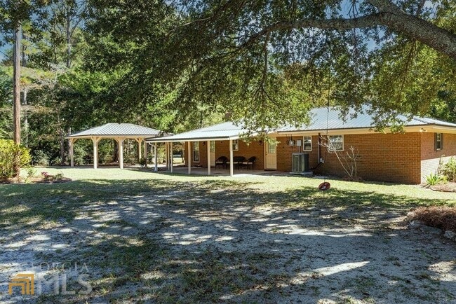 Building Photo - 404 E First St