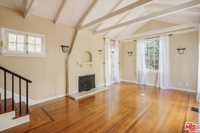 Building Photo - 8330 Lookout Mountain Ave