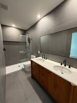 Building Photo - 1345 W 67th St