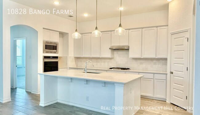Building Photo - 10828 Bango Farms