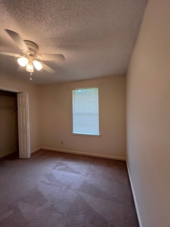 Building Photo - 441 AdmiralsWalk Dr