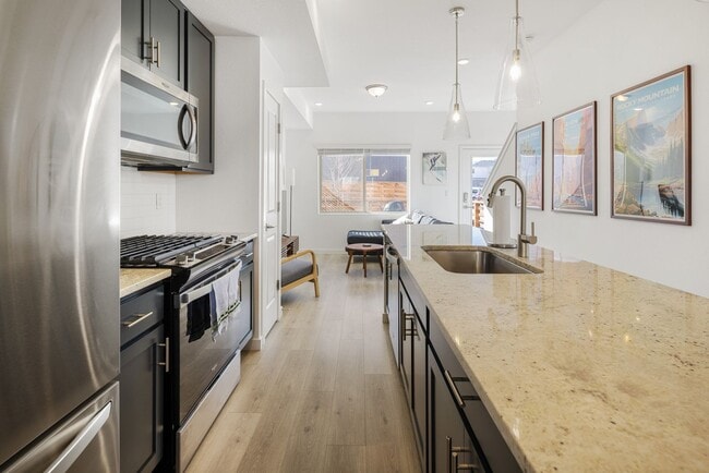 Building Photo - 3BD, 3.5BA Arvada Townhome with Patio and Yard