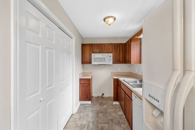 Building Photo - 3 Bedroom Pet friendly Home For Rent Near ...