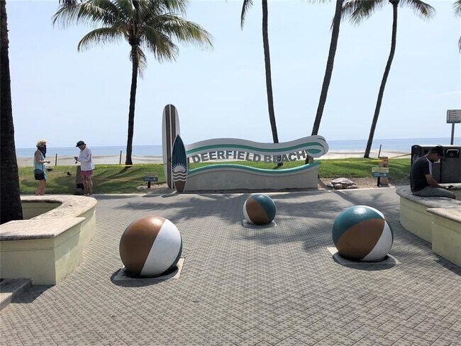 Building Photo - 770 SE 2nd Ave