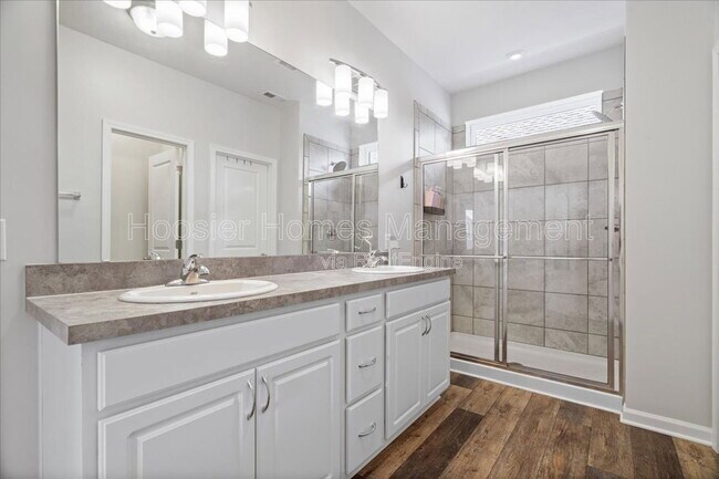 Building Photo - 9239 Hawley Dr