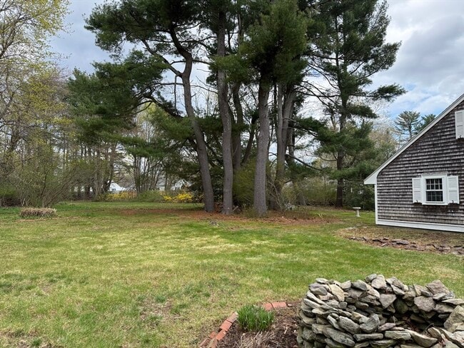 Building Photo - 3 Crescent St