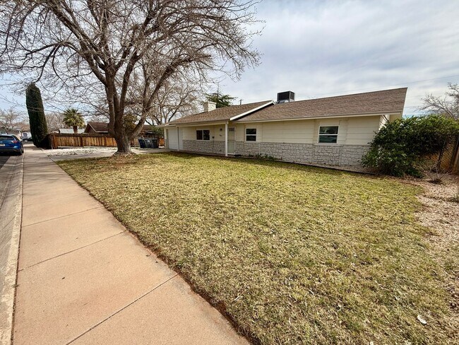 Building Photo - Pet-Friendly 4-BR Home in Santa Clara with RV Parking
