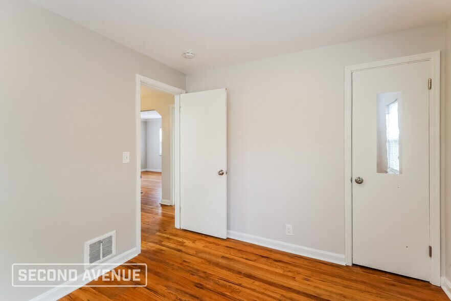 Building Photo - 1136 S Lynnebrook Dr