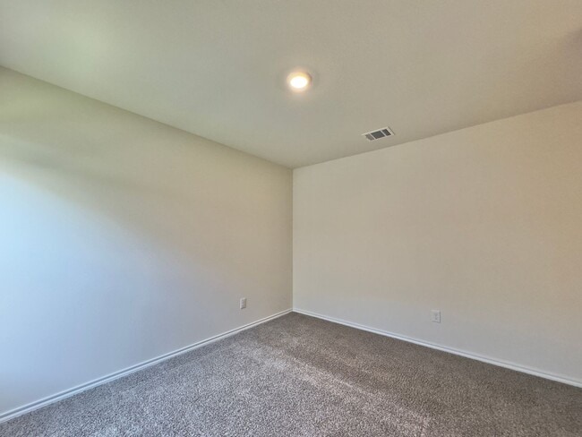 Building Photo - 11333 Pecan Crk Dr