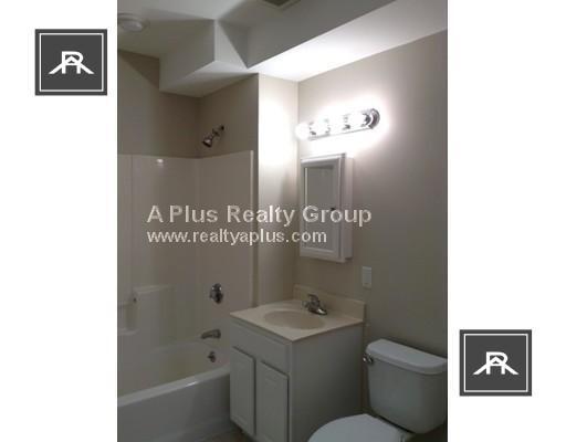 Building Photo - 2 bedroom in Boston MA 02132