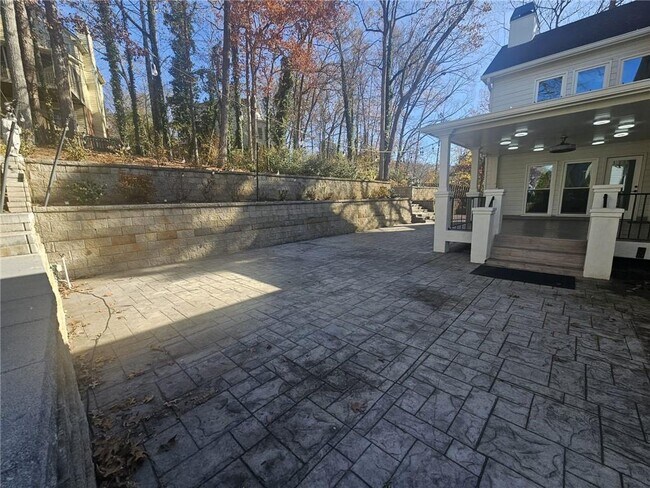 Building Photo - 526 Coopers Pond Dr